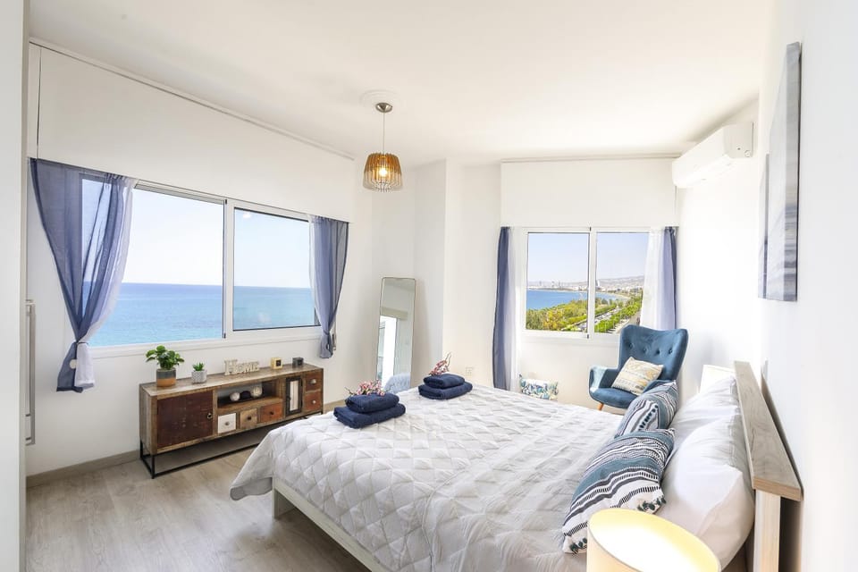 Bed, Photo of the whole room, Bedroom, Sea view