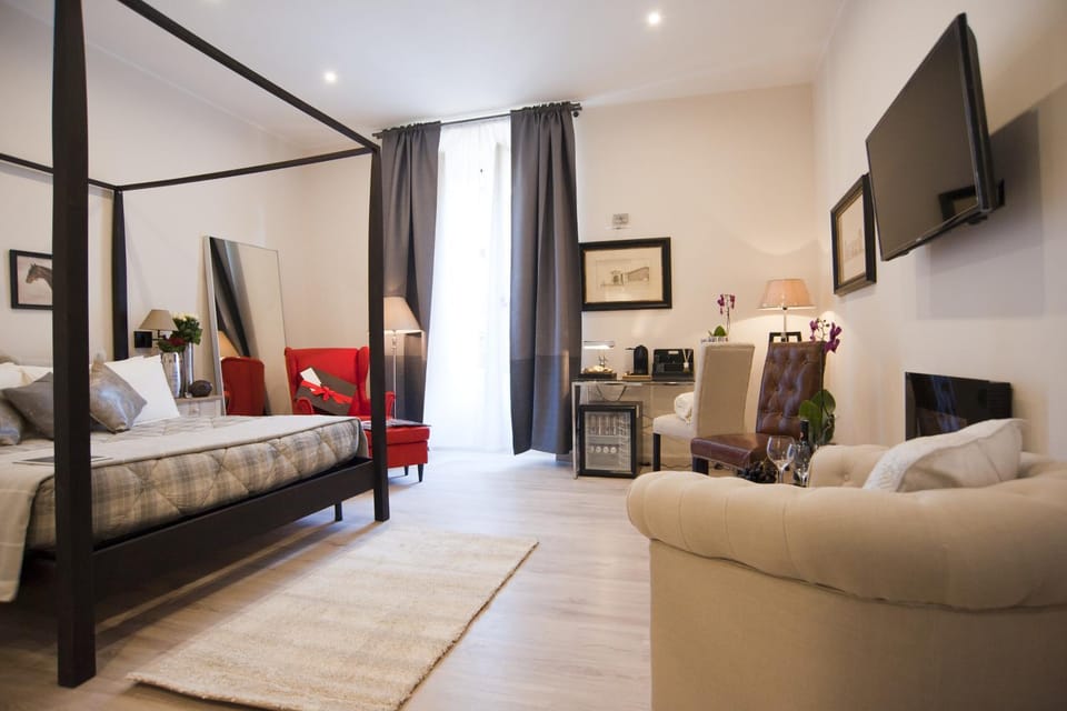 Day, Other, Photo of the whole room, On site, Seasons