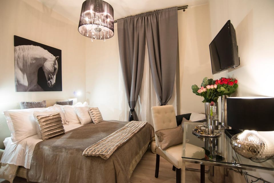 Day, Other, Bedroom, On site, Seasons