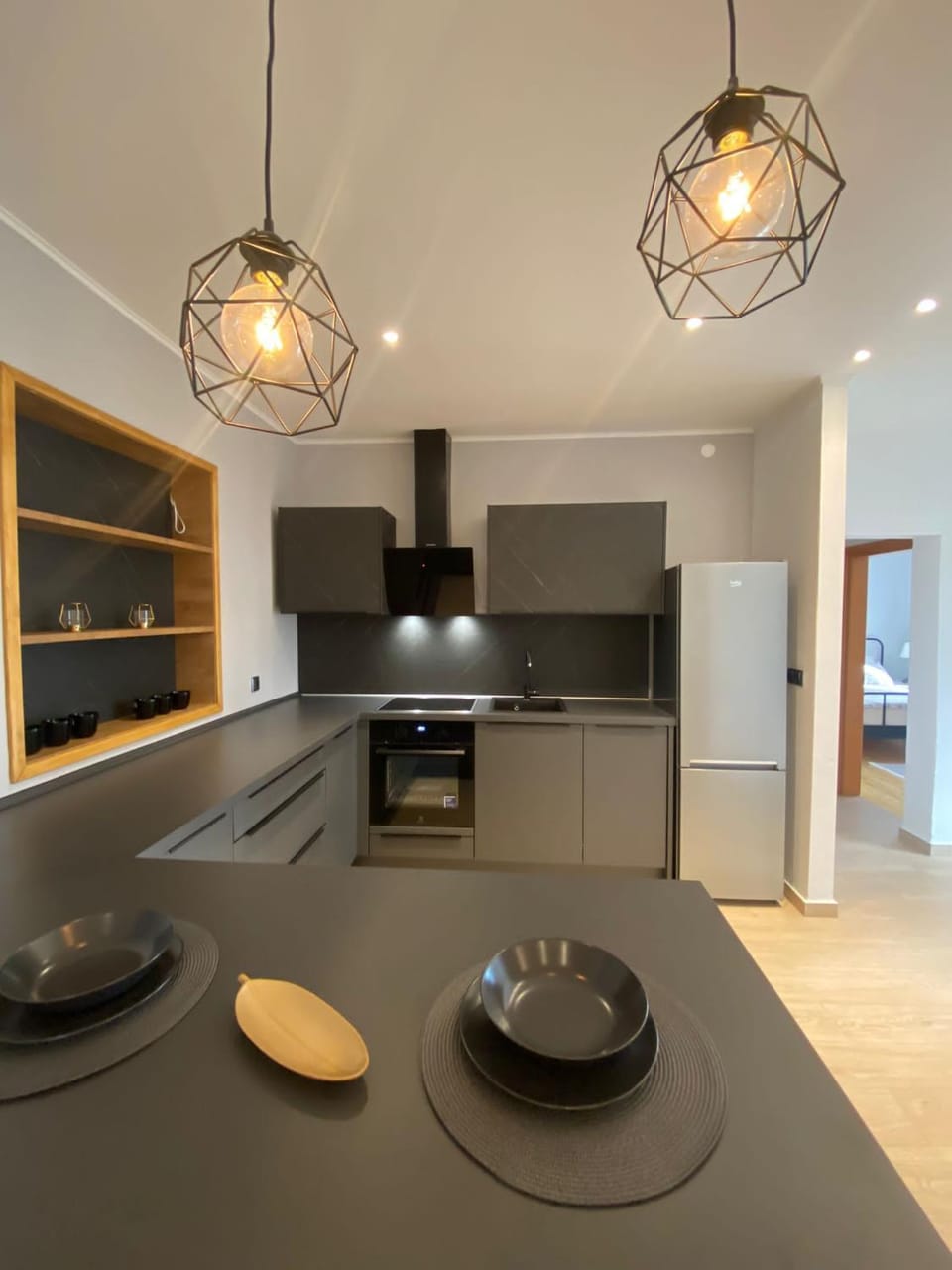 Kitchen or kitchenette, Dining area