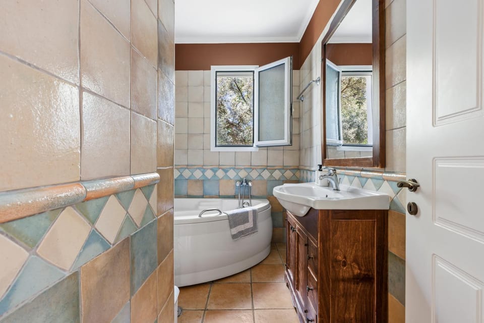 Hot Tub, Bathroom, Bath, towels