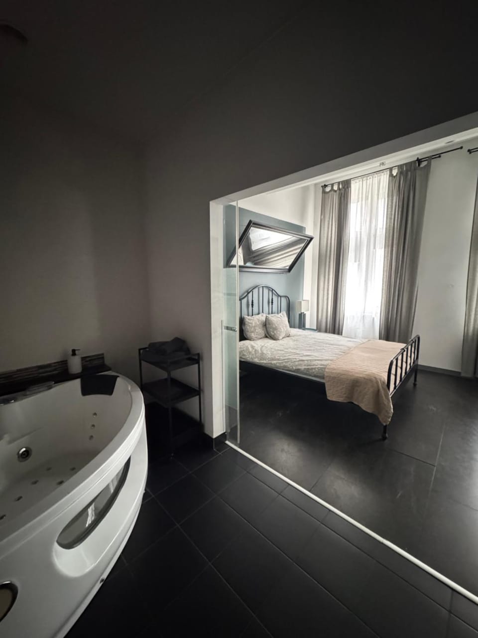 Bed, Bathroom, Photo of the whole room, Bedroom
