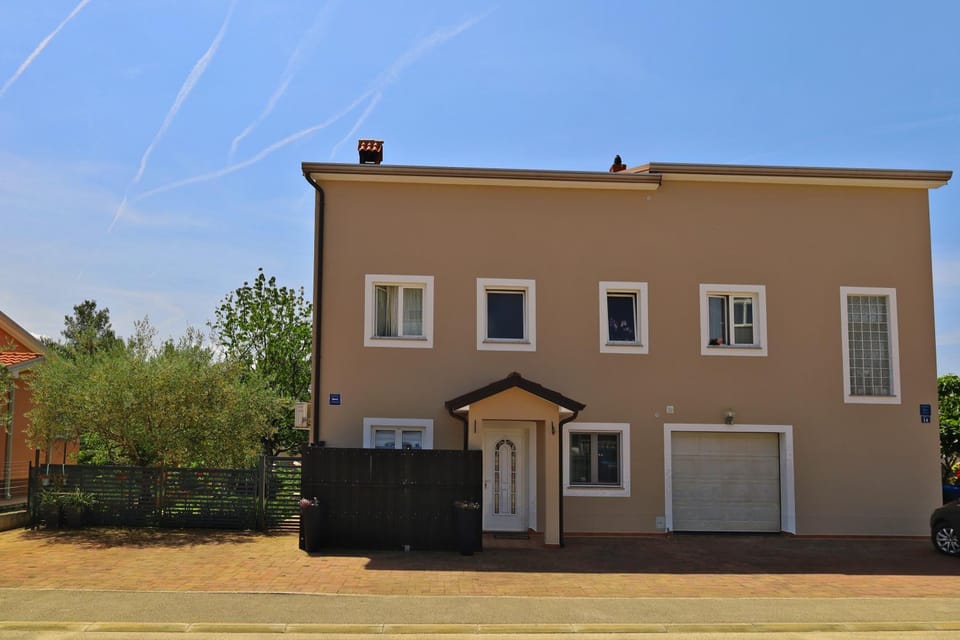 Property building, Day