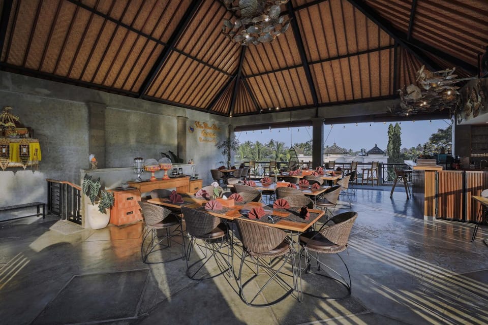 Restaurant/places to eat, Dining area