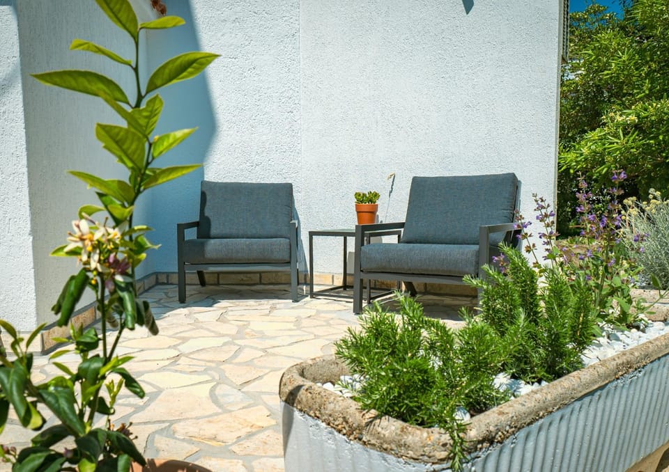 Patio, Day, Garden, Seating area, Garden view