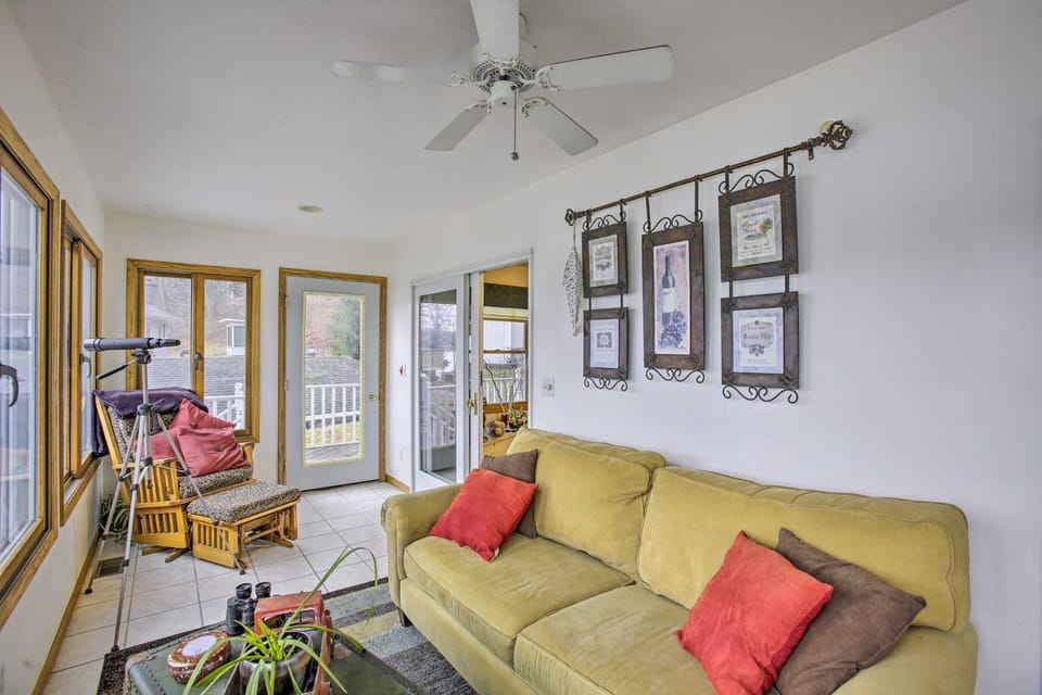 Lakefront Newaygo Home - Private Dock, Kayaks House in Michigan