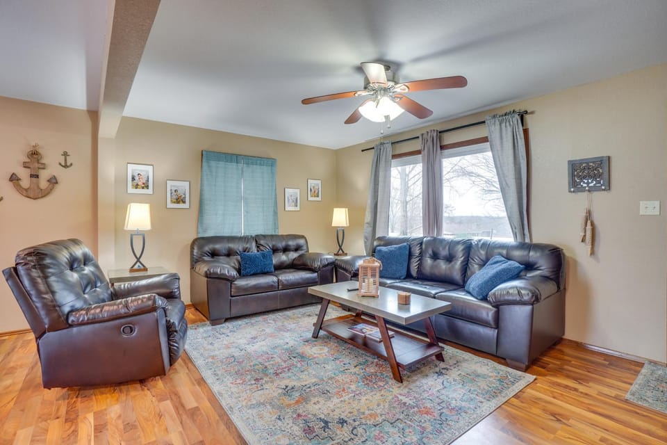 Shell Knob Home with Fire Pit, Near Table Rock Lake! House in Shell Knob