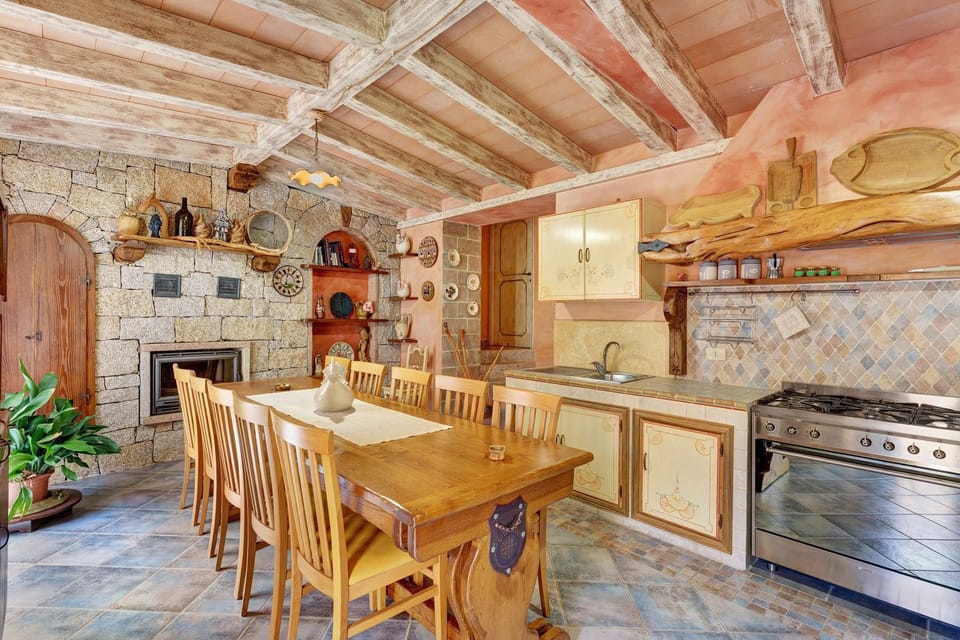 Property building, Kitchen or kitchenette, Living room