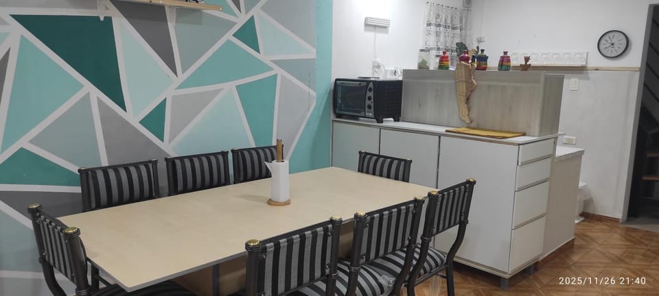 Ezeiza 3 departamento privado a 15 minutos del aeropuerto hasta 7 personas OPCIONAL TRANFER DESDE Y HACIA EL AEROPUERTO DE EZEIZA LAS 24 HORAS pet friendly conexion con Aeroparque Apartment in Uruguay