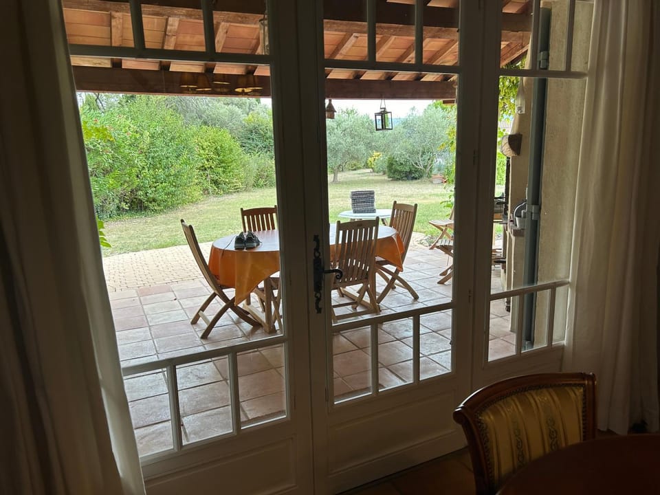 Patio, Dining area, Garden view