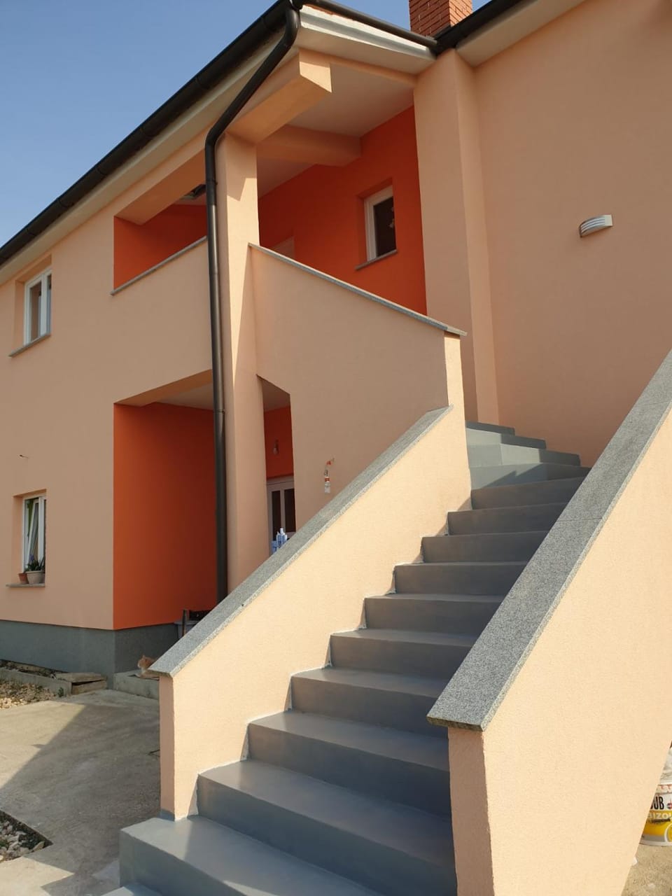 Facade/entrance