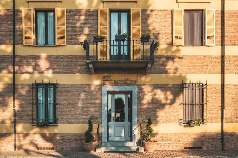 Property building, Facade/entrance