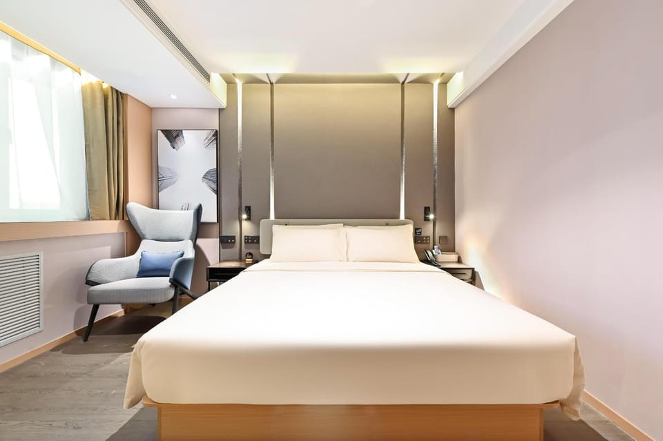 Atour Hotel Beijing Liuli Bridge West Station Hotel in Beijing