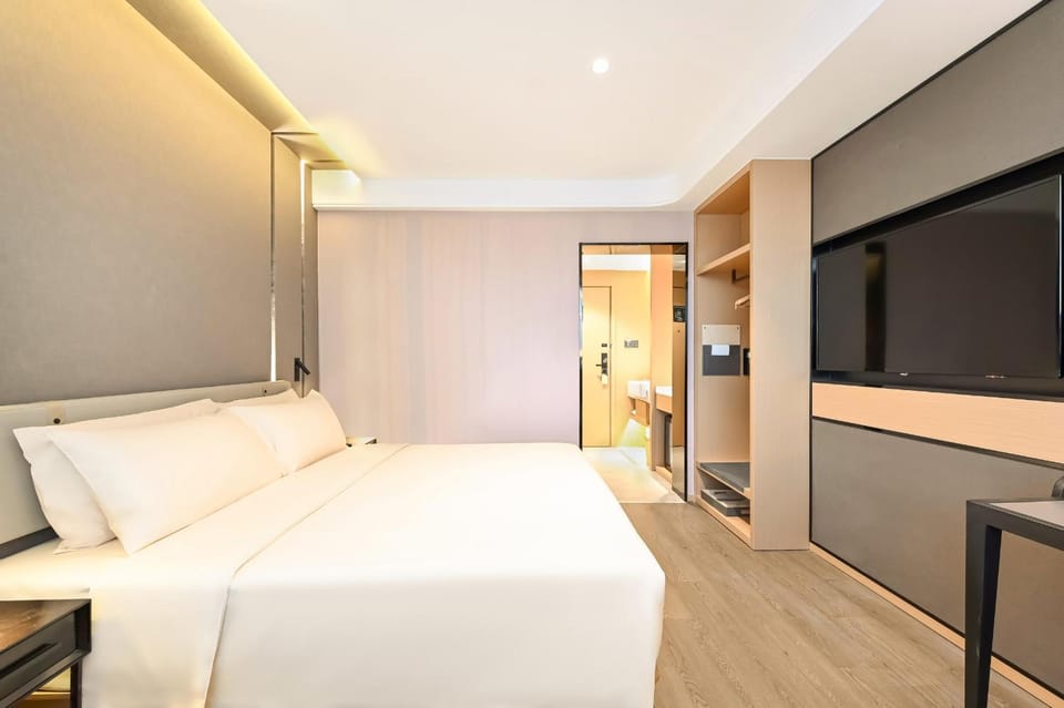 Atour Hotel Beijing Liuli Bridge West Station Hotel in Beijing