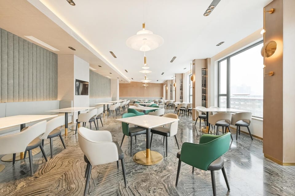 Restaurant/places to eat, Restaurant/places to eat