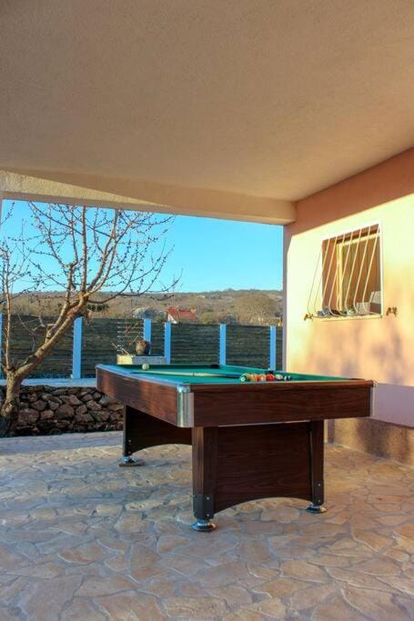 Quiet countryside house with a swimming pool Apartment in Šibenik-Knin County, Croatia