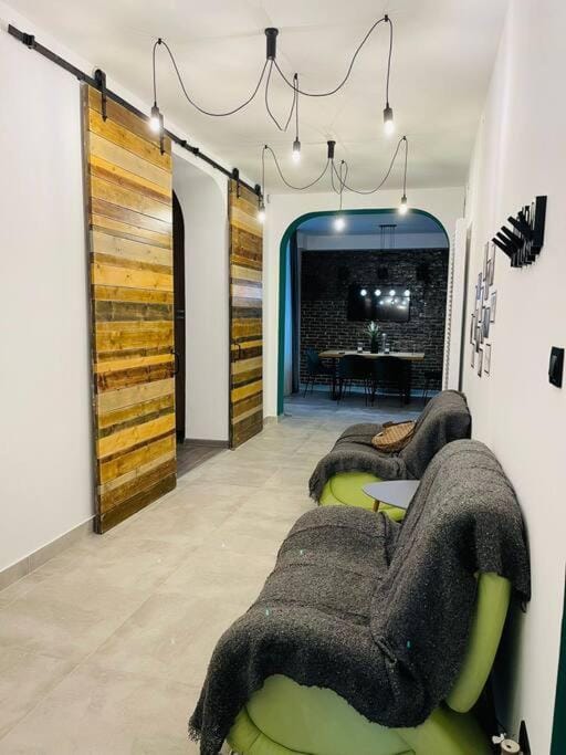 Downtown Luxury Apartment - Romana Plaza Apartment in Bucharest