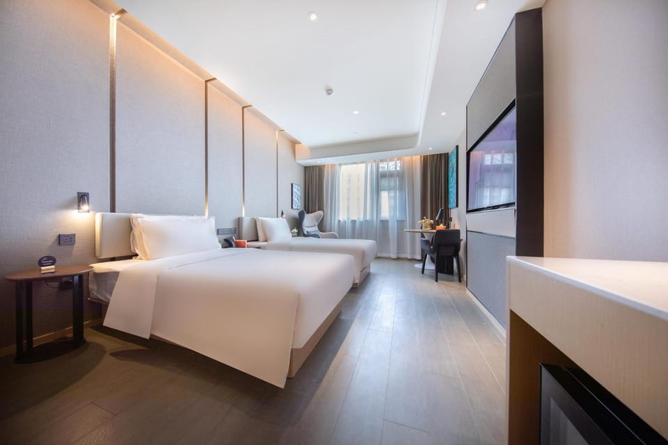 Atour Hotel Nanjing Drum Town Qingliang Gate Hotel in Nanjing