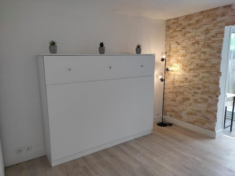 Charmant studio lumineux avec piscine CLIMATISATION Apartment in Fréjus