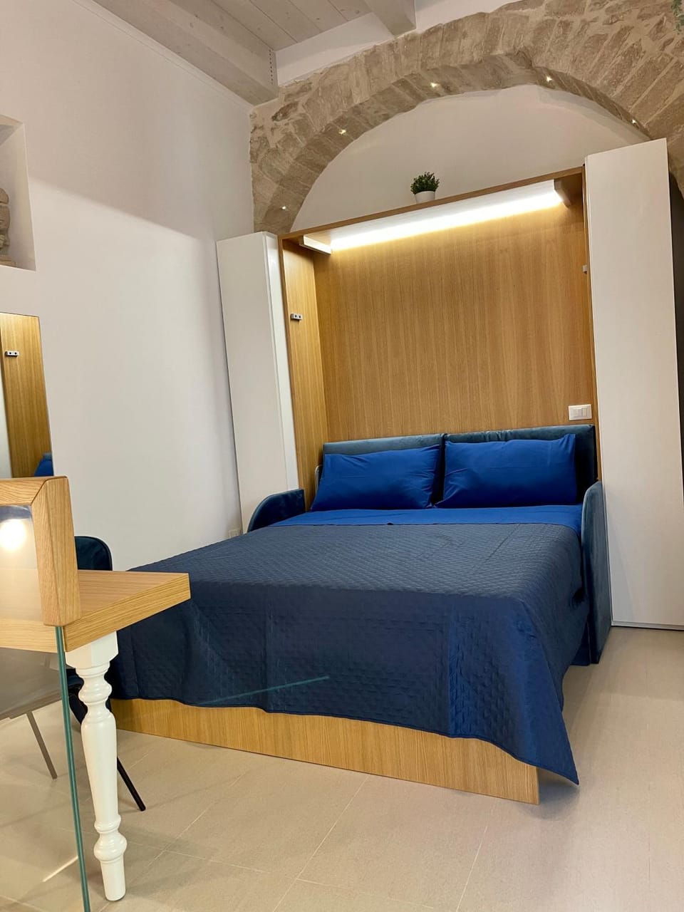 Bed, Living room