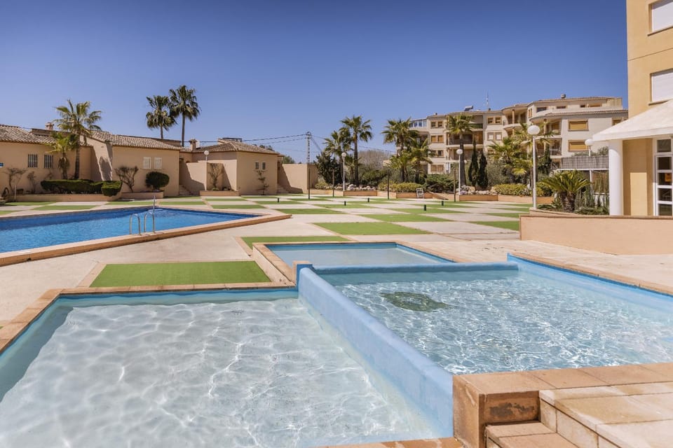 Property building, Swimming pool