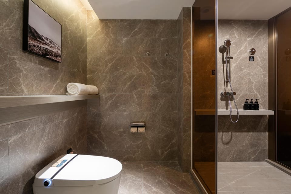Shower, Toilet, Bathroom