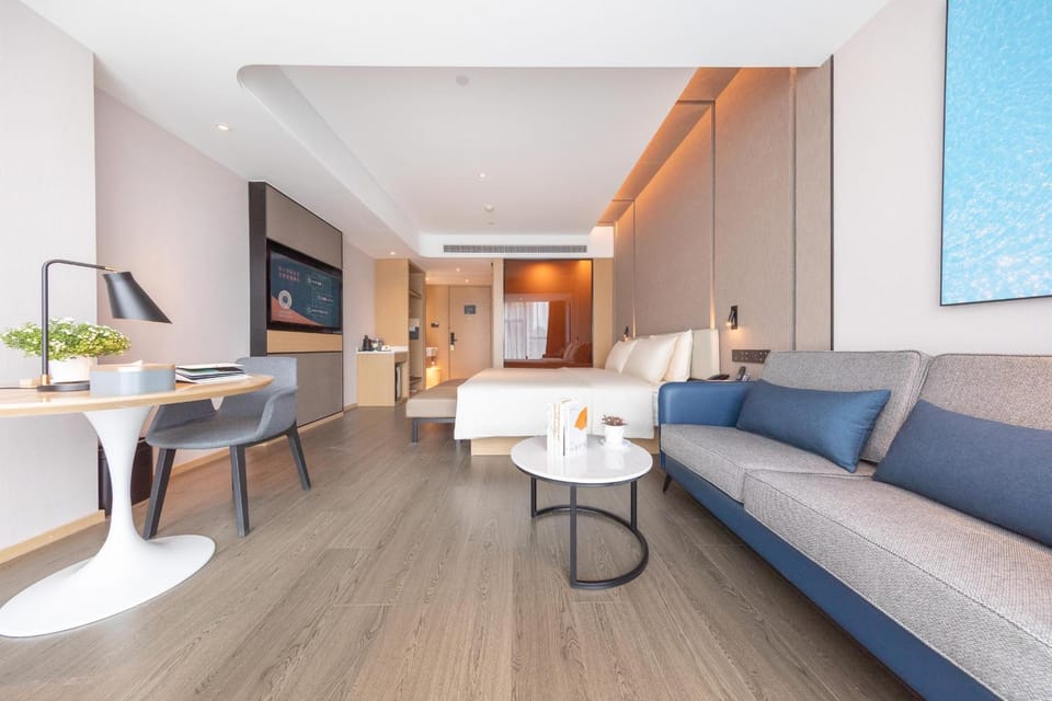 TV and multimedia, Living room, Seating area, Dining area, minibar