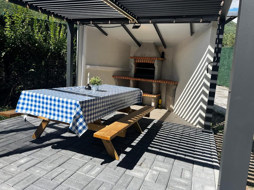 BBQ facilities, Balcony/Terrace, Dining area