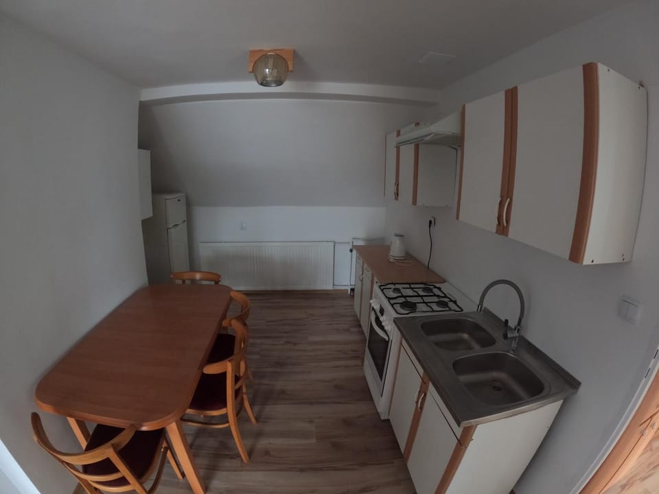 Kitchen or kitchenette, Dining area, Communal kitchen