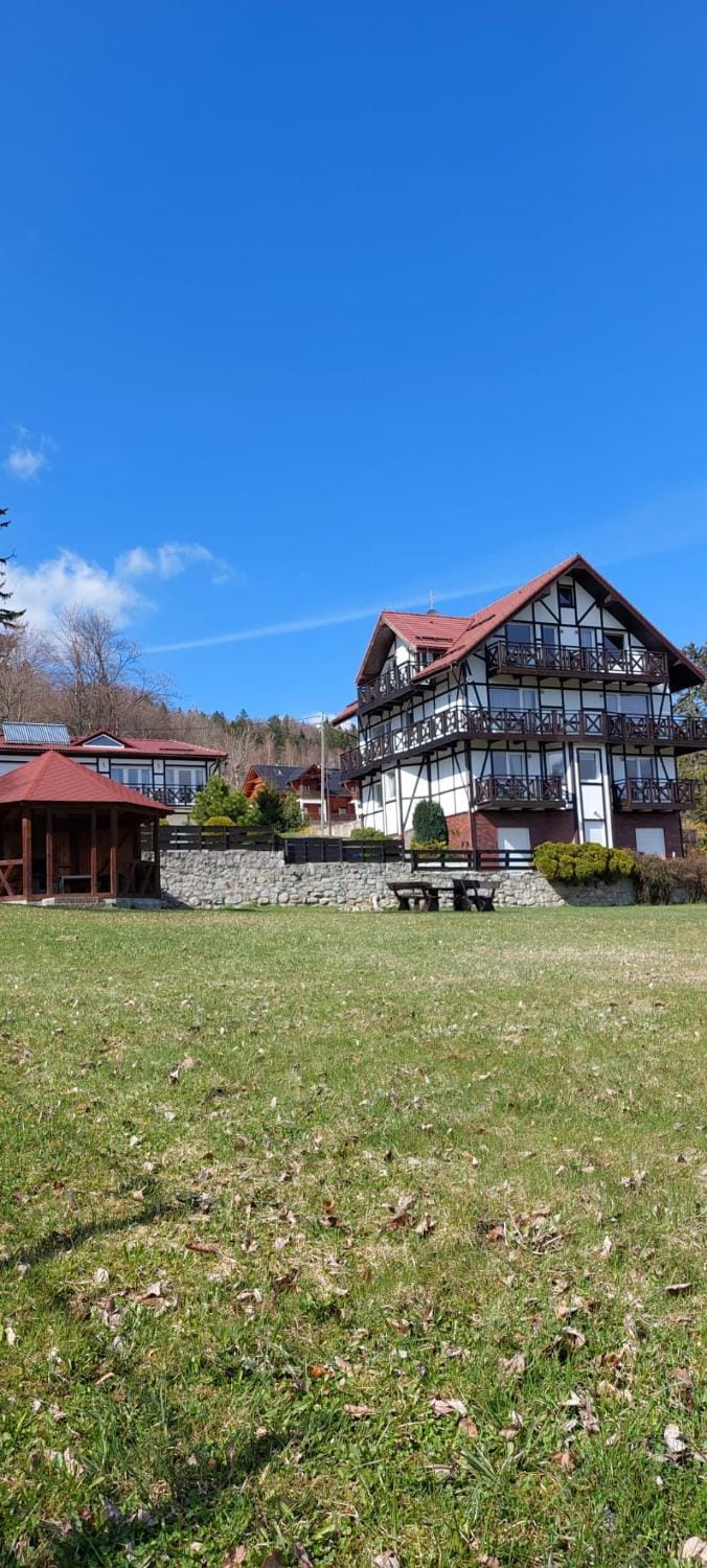 Property building, Natural landscape, Garden