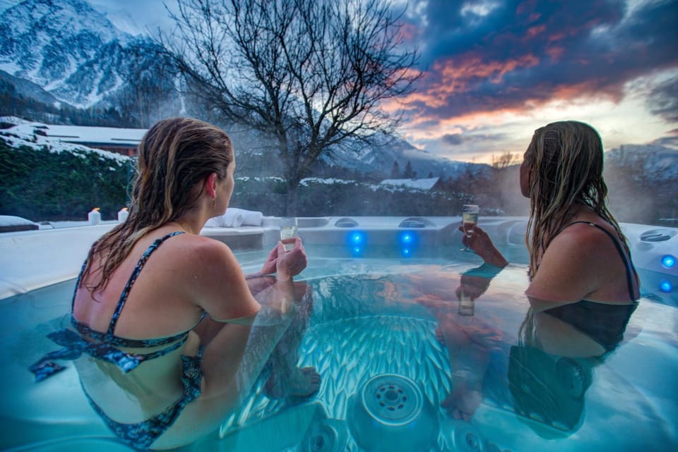 People, Hot Tub, Alcoholic drinks, Sunset