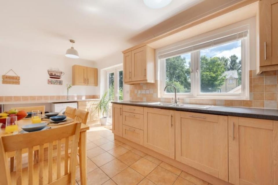 3 Bed Holiday Home in Llandeilo with log burner House in Wales