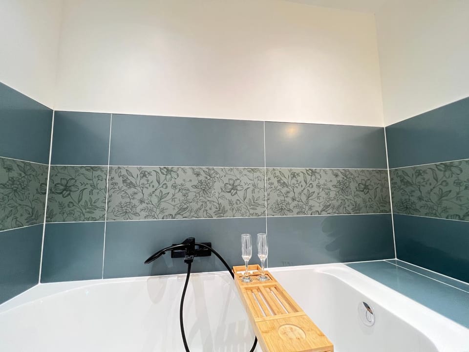 Bathroom, Bath