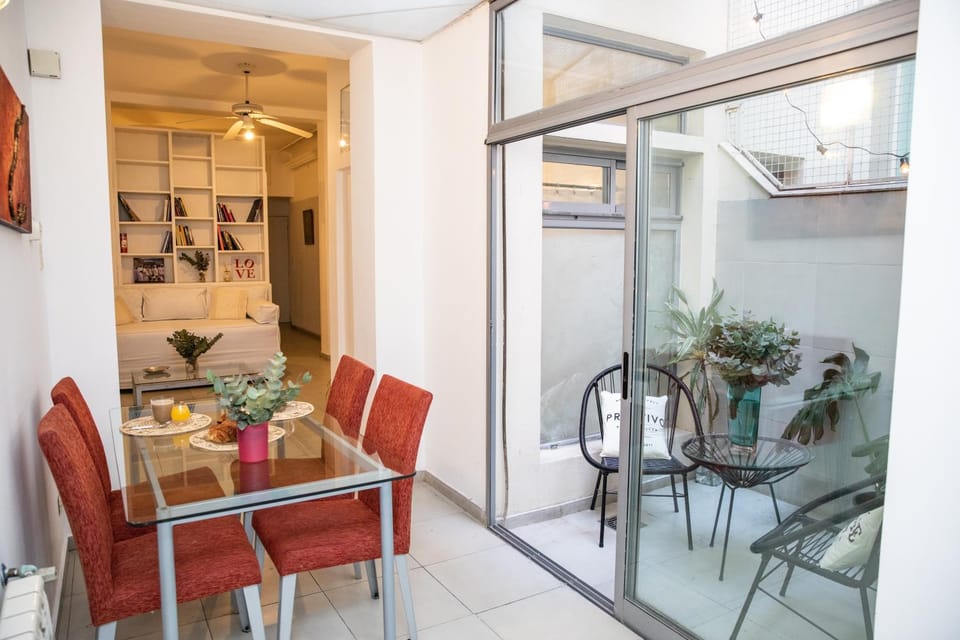 LA MEJOR UBICACION RECOLETA 4 PAX Apartment in Buenos Aires