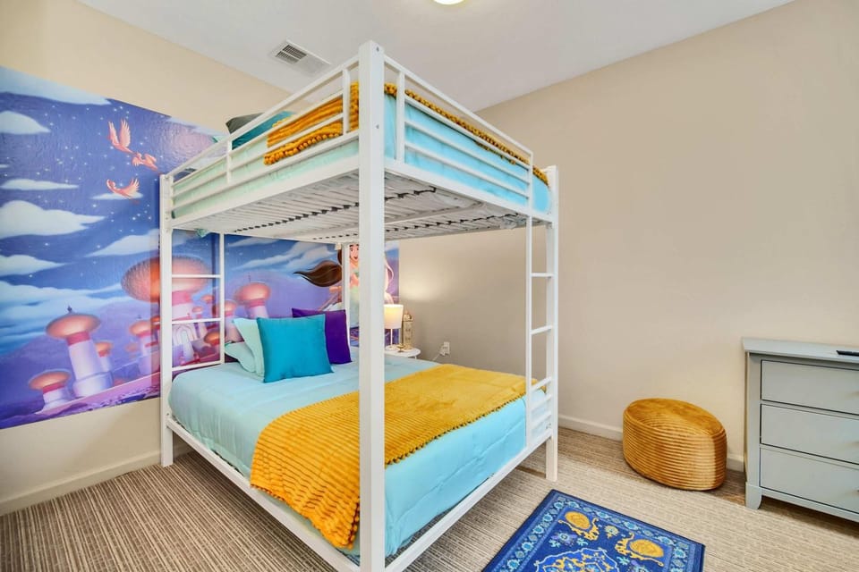 Bright 3BR Condo With Pool, Close to Disney! House in Four Corners