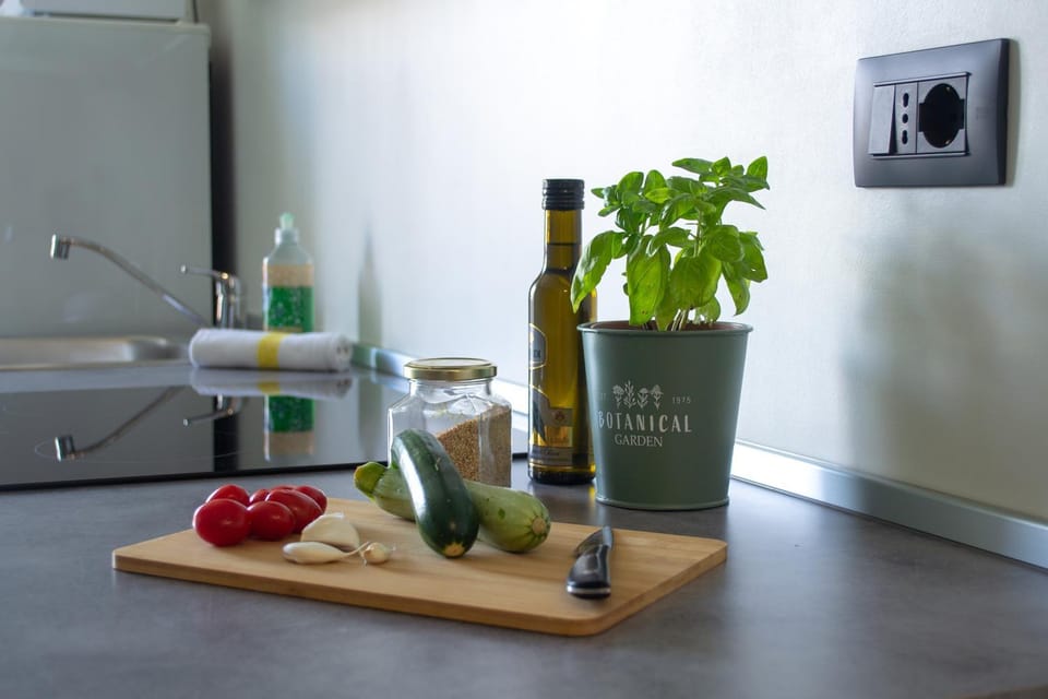 Kitchen or kitchenette, Food and drinks, Food