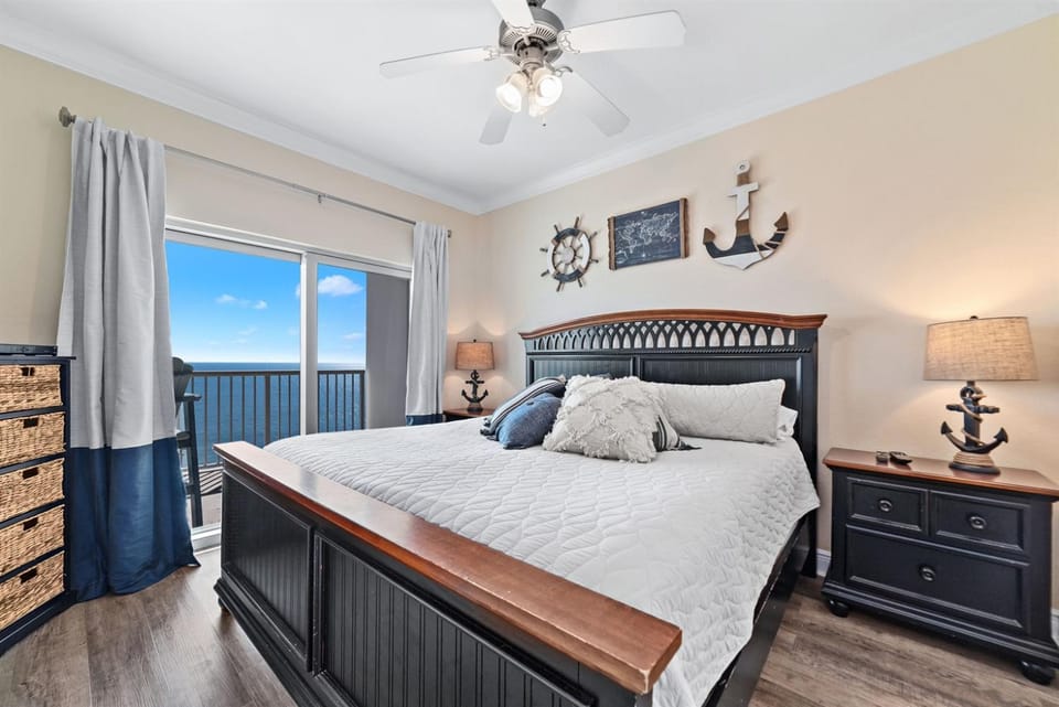 Crystal Tower 1408 Beachside Pool-Lazy River-Super Views-Free Beach Service Apartment in West Beach
