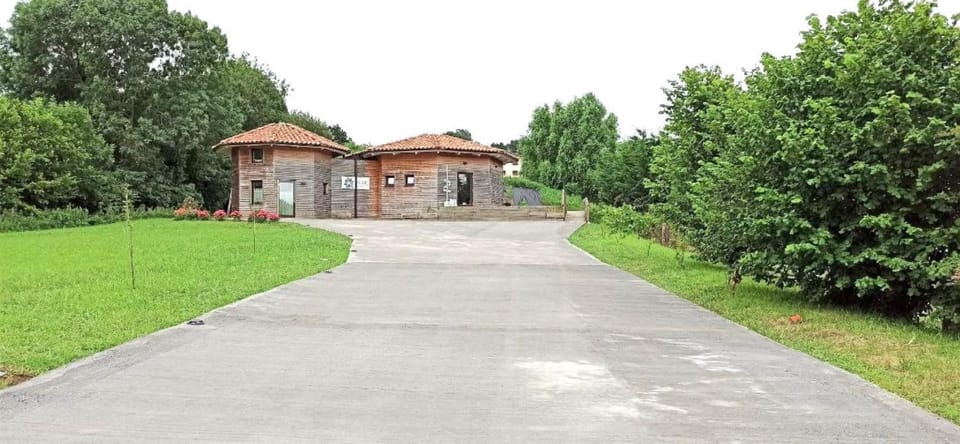 Facade/entrance, Natural landscape, Garden, Garden view