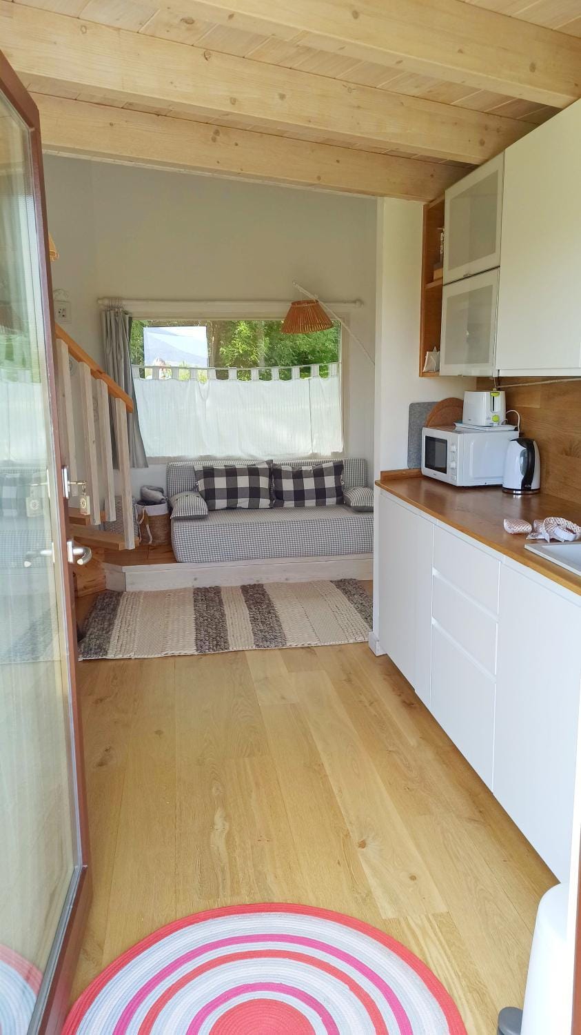 Kitchen or kitchenette, Living room