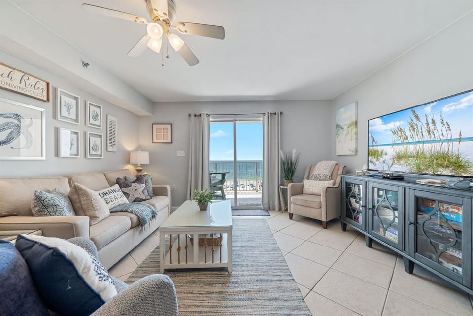 Four Winds 502- Gorgeous Condo-Hallway Kids Bunks-Perfect for Small Families Apartment in Orange Beach