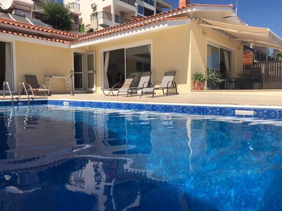 Patio, Pool view, Swimming pool, sunbed