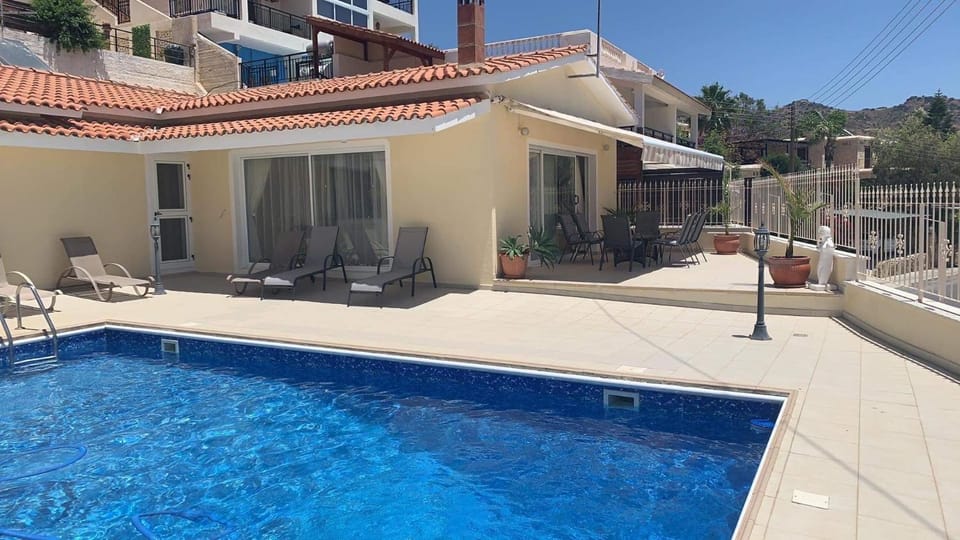 Patio, Natural landscape, Mountain view, Pool view, Swimming pool, sunbed