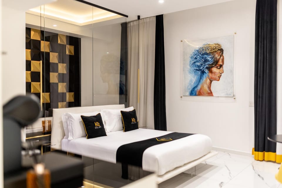 Bed, Photo of the whole room, Decorative detail