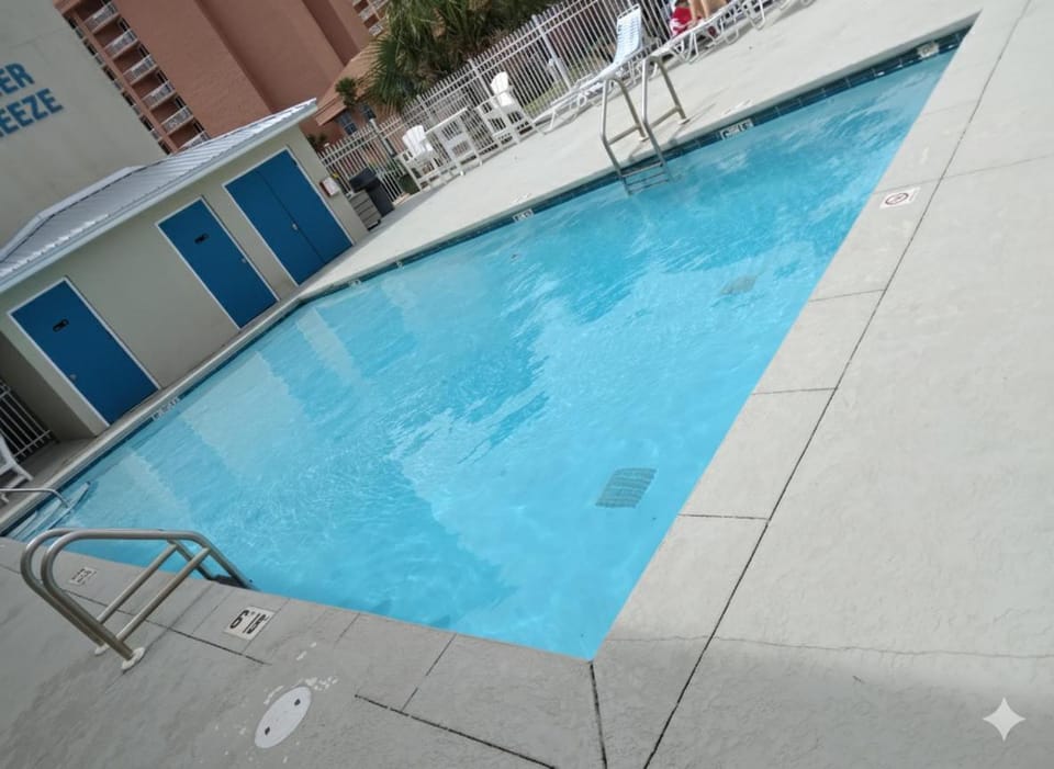 Summer Breeze 25 Cozy 2-Bedroom 2-Bathroom Beachfront Condo Apartment in Orange Beach