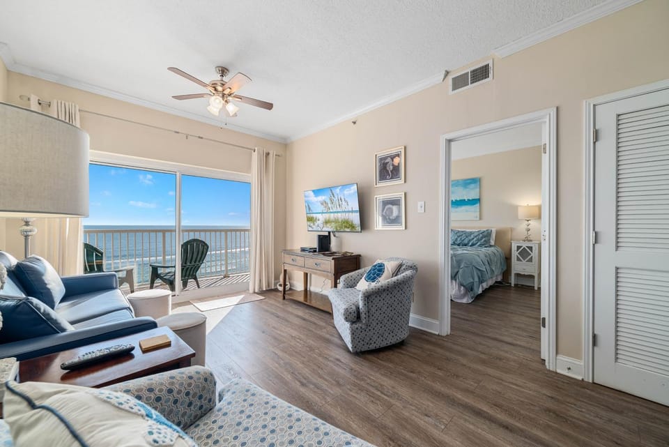 Balcony/Terrace, Living room, Seating area, Sea view