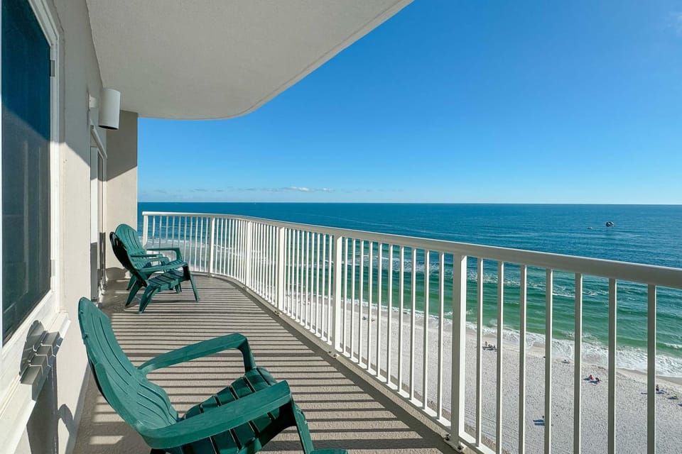 View (from property/room), Balcony/Terrace, Sea view, sunbed