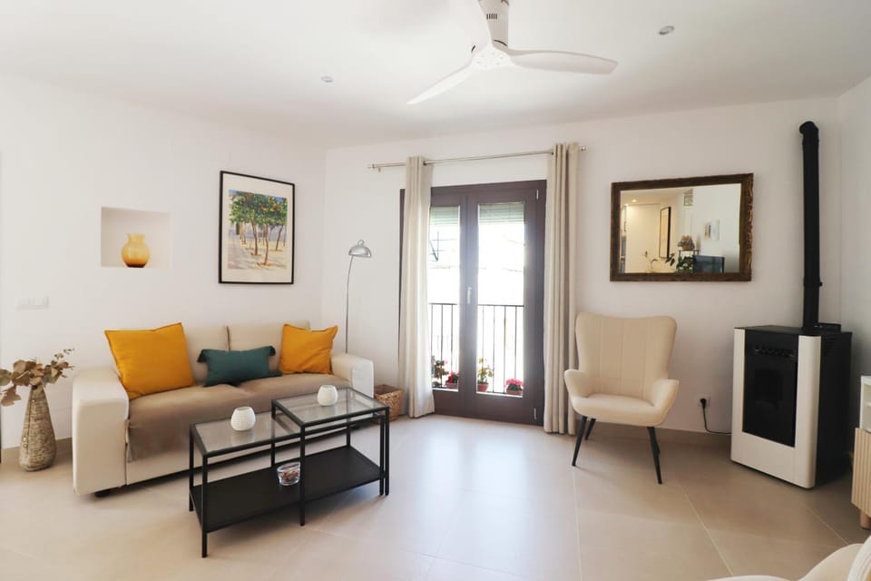 Communal lounge/ TV room, Living room