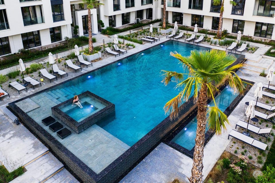 Property building, Swimming pool