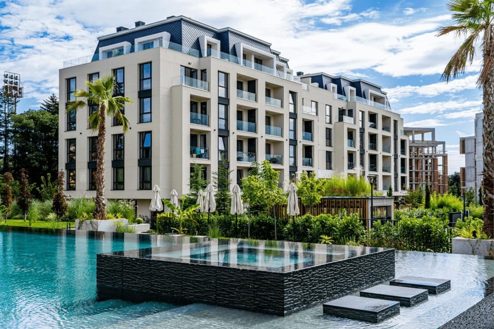 Property building, Swimming pool