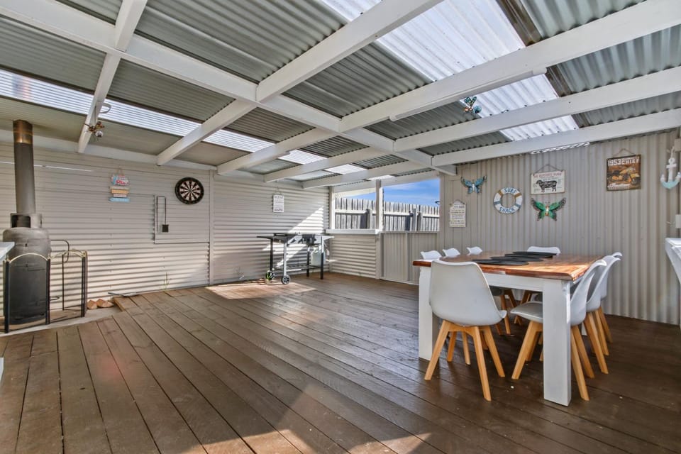 Patio, BBQ facilities